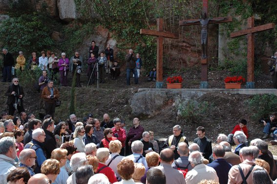 XII Estació Via Crucis